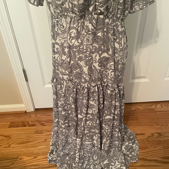 Ruffled Gray Maxi Dress No Tags Measures Size Large Polyester Blend EUC - Picture 4 of 8